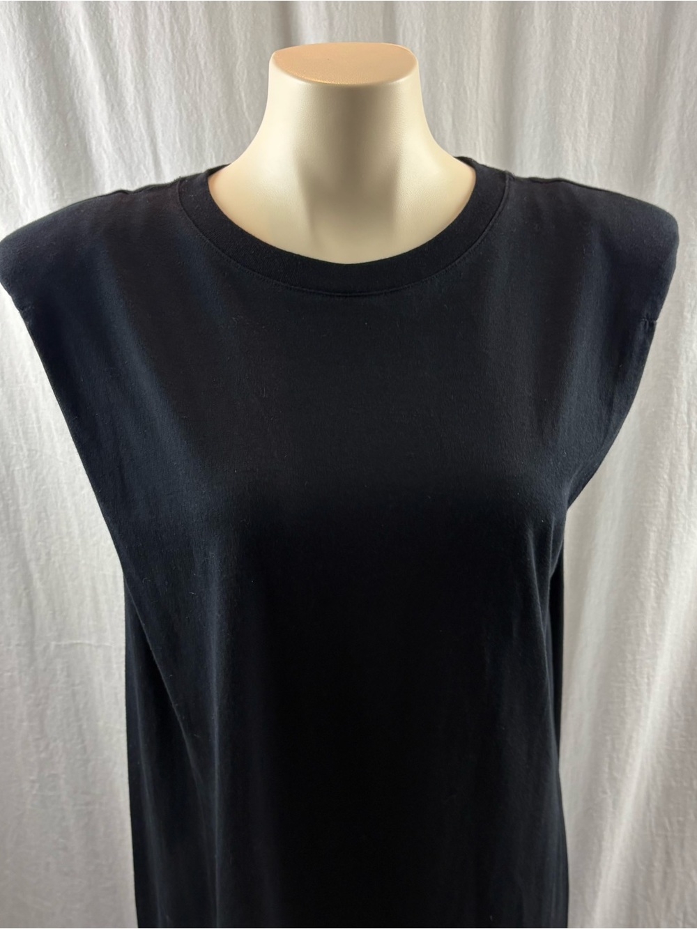 Aritzia Babaton Shoulder Pad Dress, T-Shirt Mini Dress, Black, XS - Picture 8 of 9